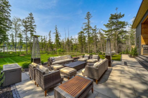 Chic Bellaire Home with Outdoor Kitchen on Clam Lake